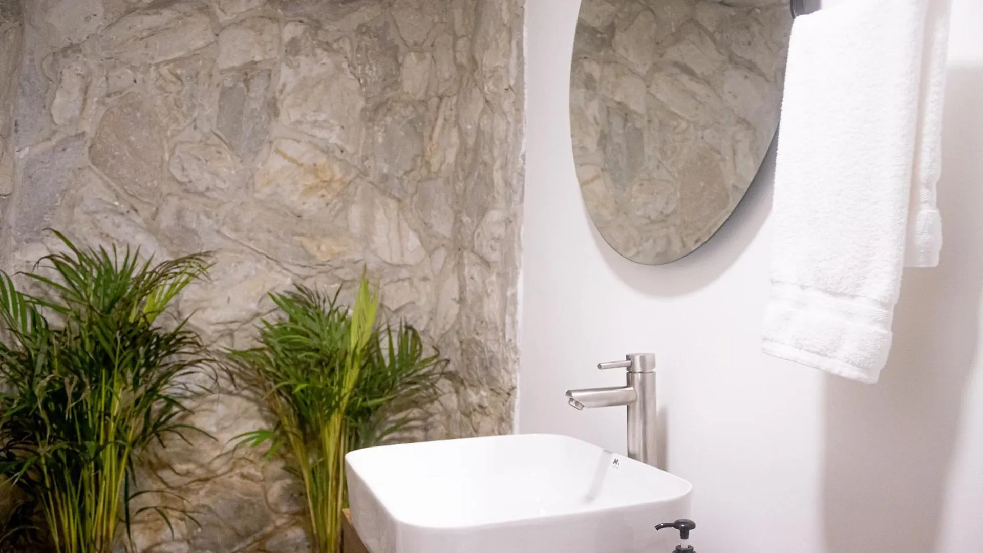 Gardin Home Hotel Boutique Кали 0*,